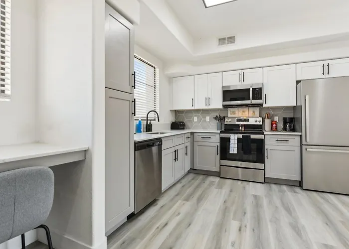 Apartment Cozysuites - Westgate With Pool 10 *