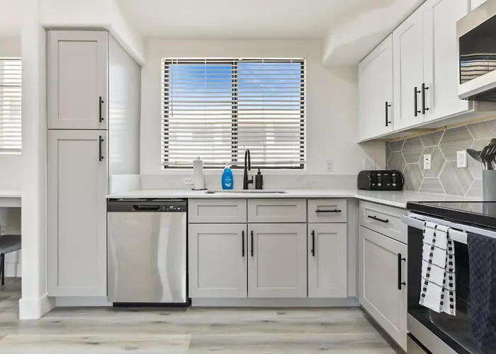 Cozysuites - Westgate With Pool 10 Apartment Glendale